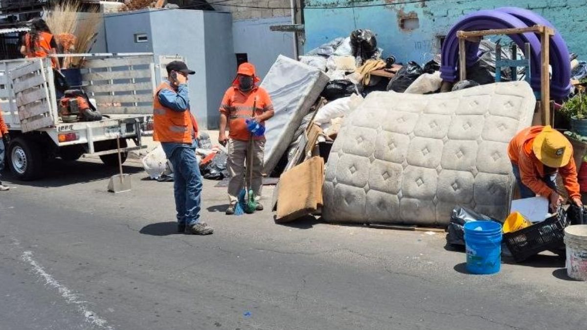 Municipio analiza multas dobles y arrestos contra quienes tiren basura y escombro