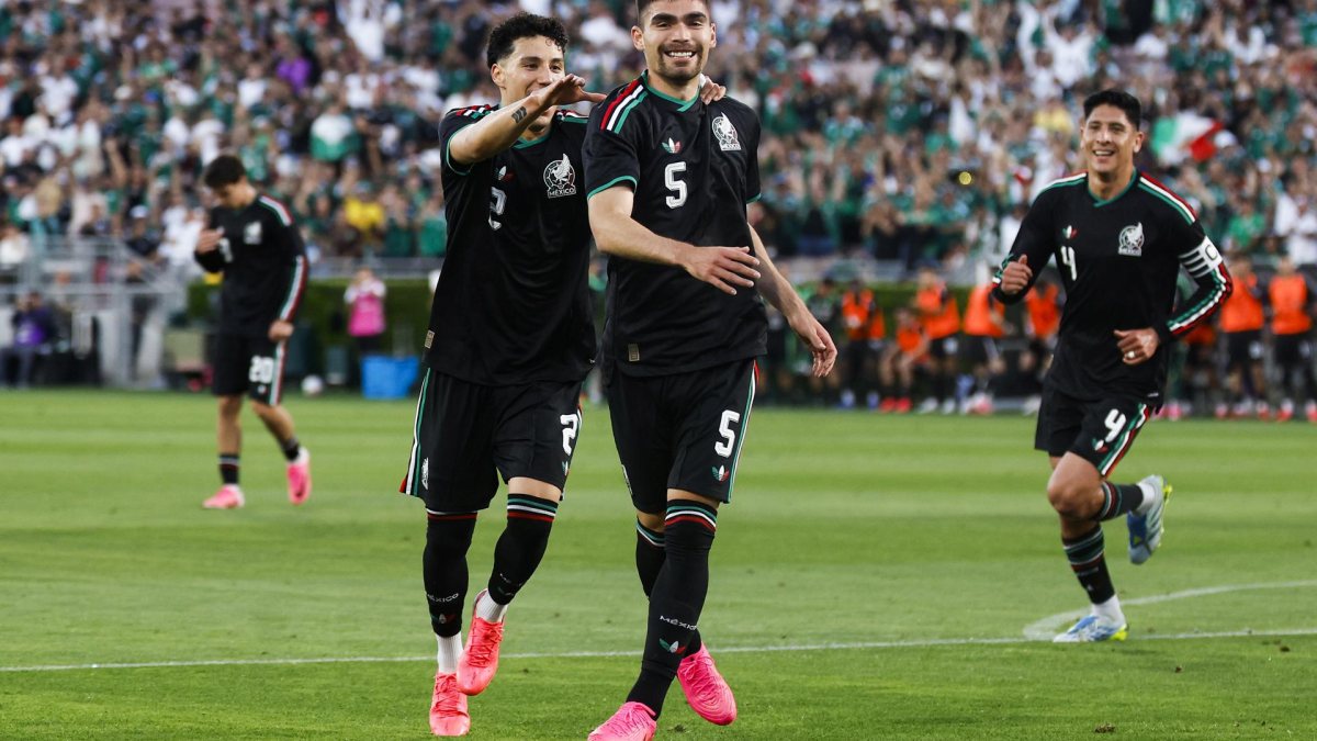 México vence 1-0 a Australia en preparación mundialista