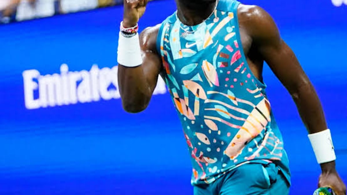 Frances Tiafoe llega a tercera ronda del US Open en sets corridos
