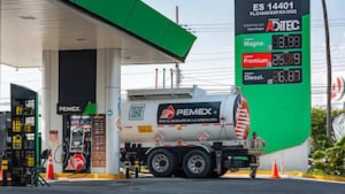 México aumenta subsidios a gasolina y diésel para contener el impacto del petróleo caro