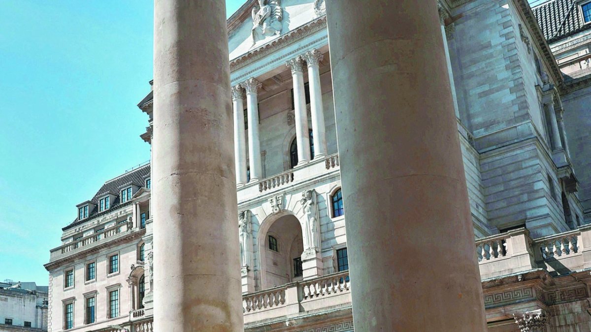 Banco de Inglaterra mantiene tasas en 3.75% y advierte riesgos de mayor inflación