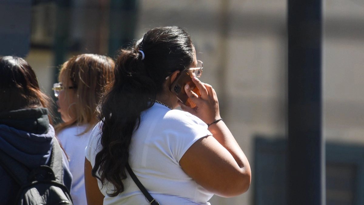 Continúa suspensión de líneas celulares terminadas en 2 que no completaron su registro