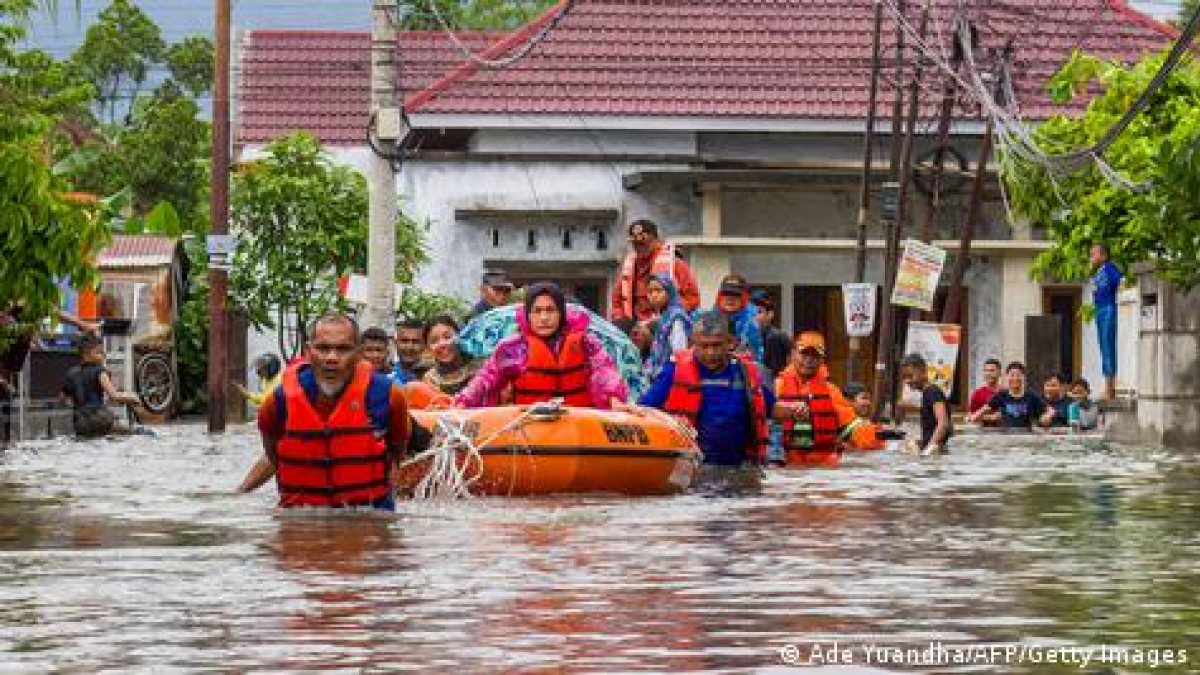 Inundaciones golpean India, Nepal y Tailandia: decenas de muertos y miles de evacuados