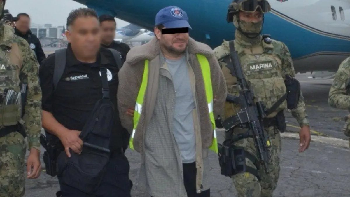 Detienen al 'Capitán Sol', señalado como operador de una red de huachicol fiscal en aduanas