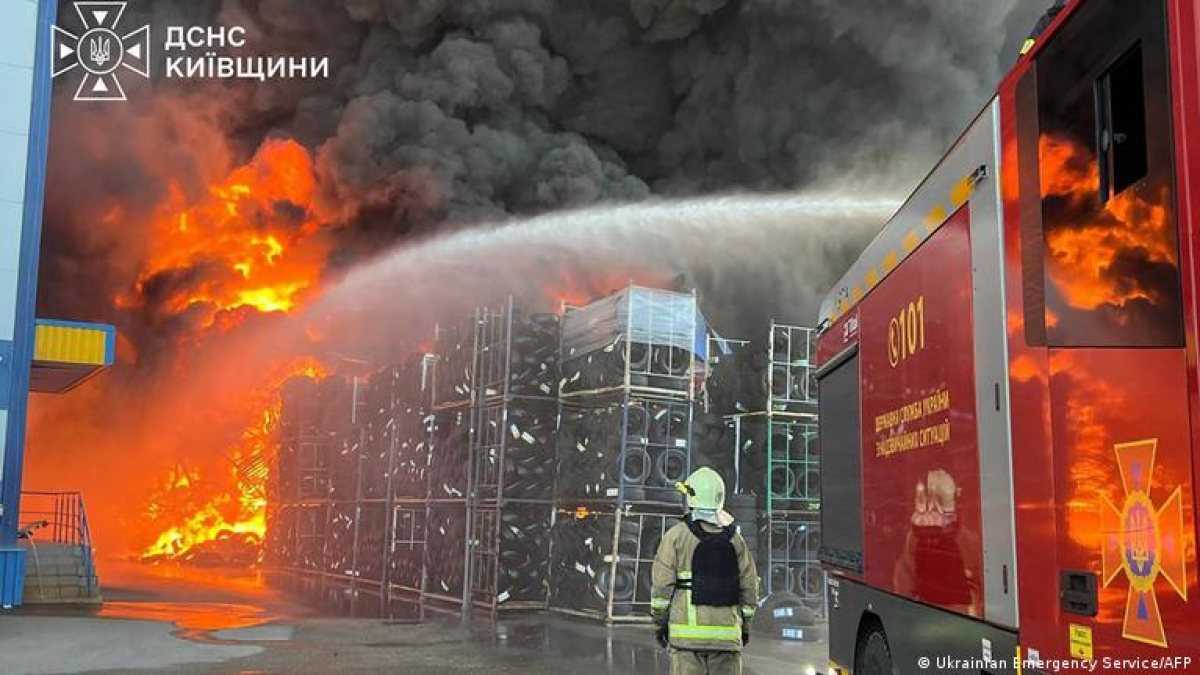 Rusia promete mantener ataques masivos sobre Kyiv mientras Ucrania anuncia respuesta contra refinerías