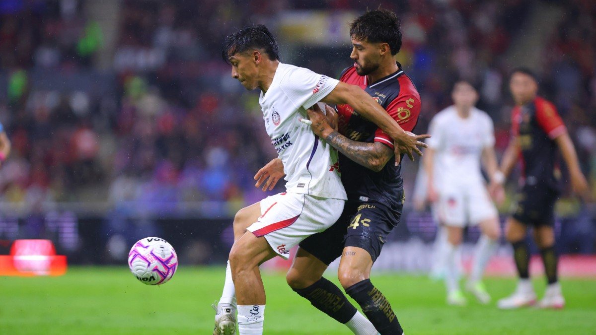 Chivas rescata el 1-1 ante Atlas en un Clásico Tapatío marcado por tensión y polémica