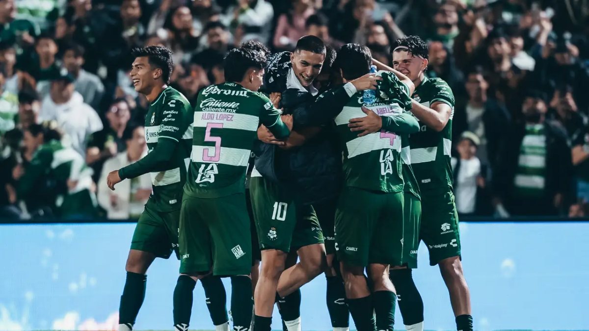 Santos Laguna golea 5-0 a Querétaro con triplete de Tahiel Jiménez